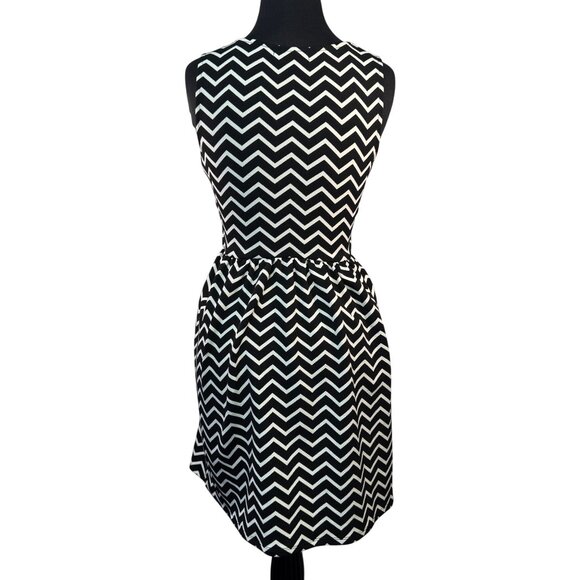 Speechless Chevron Black & White Sleeveless Dress Size 12 - Picture 4 of 6